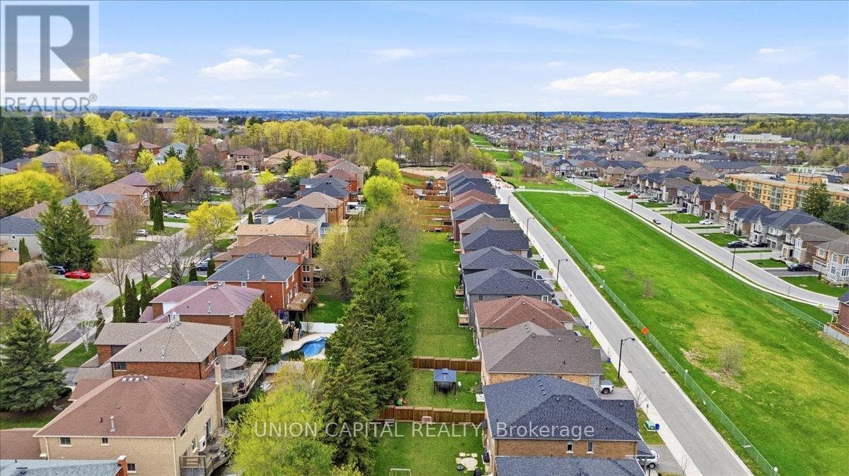 75 BETHPAGE CRESCENT, Toronto — photo 3
