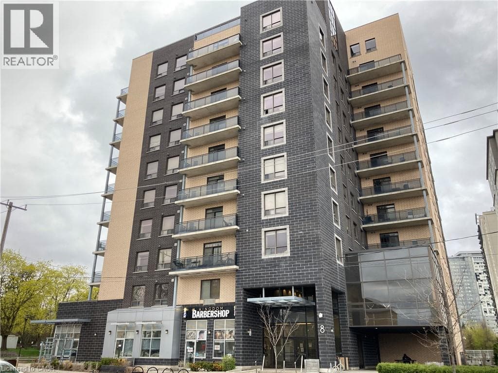 8 HICKORY Street W Unit# 204 in Columbia/Lakeshore
