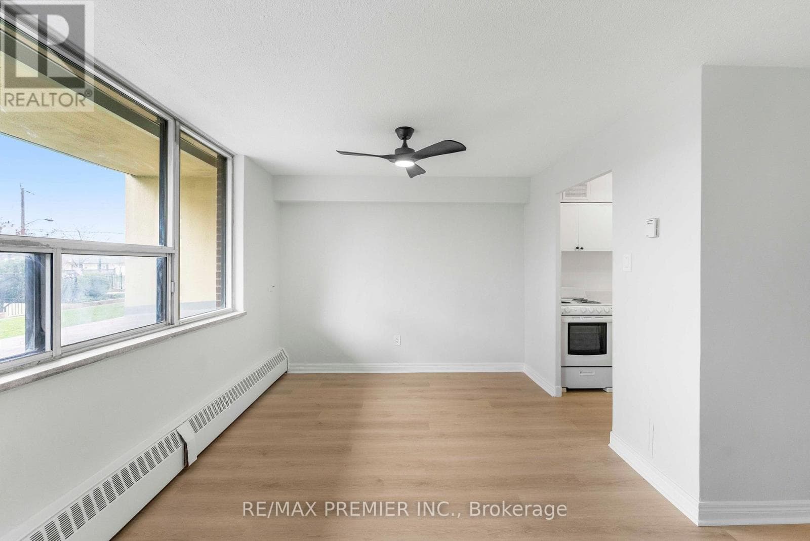 105 - 5 FRITH ROAD, Toronto — photo 4