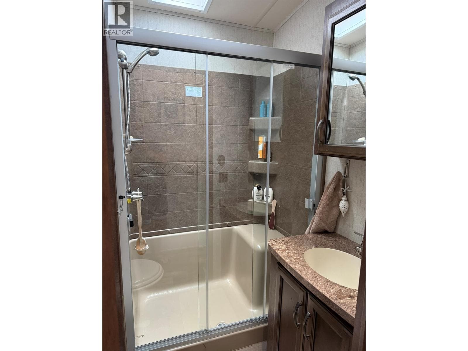 6853 Squilax-Anglemont Road Unit# 24 & 27, Interior REALTORS® — photo 3