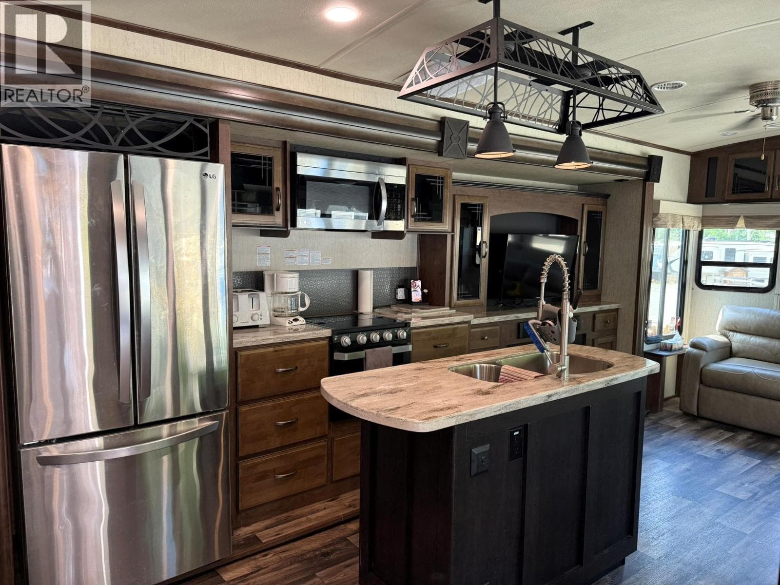 6853 Squilax-Anglemont Road Unit# 24 & 27, Interior REALTORS® — photo 4