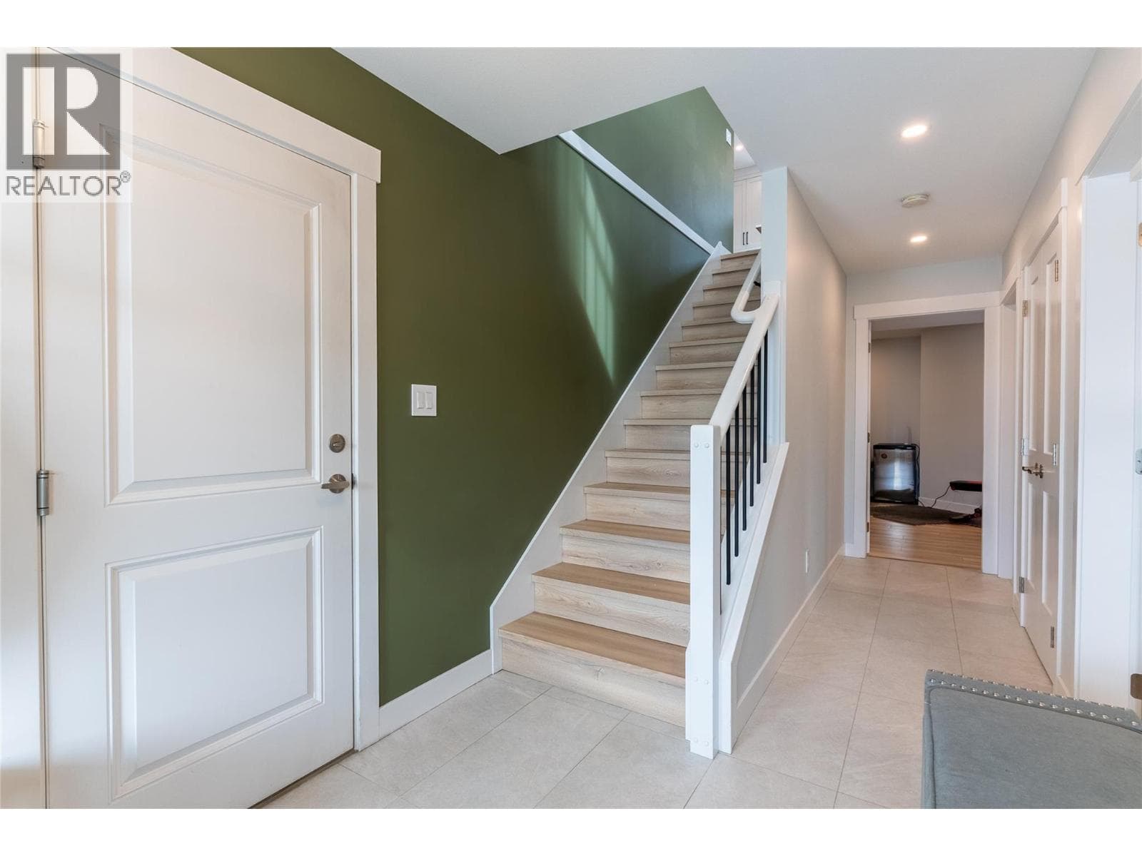 503 Poplar Drive, Interior REALTORS® — photo 5