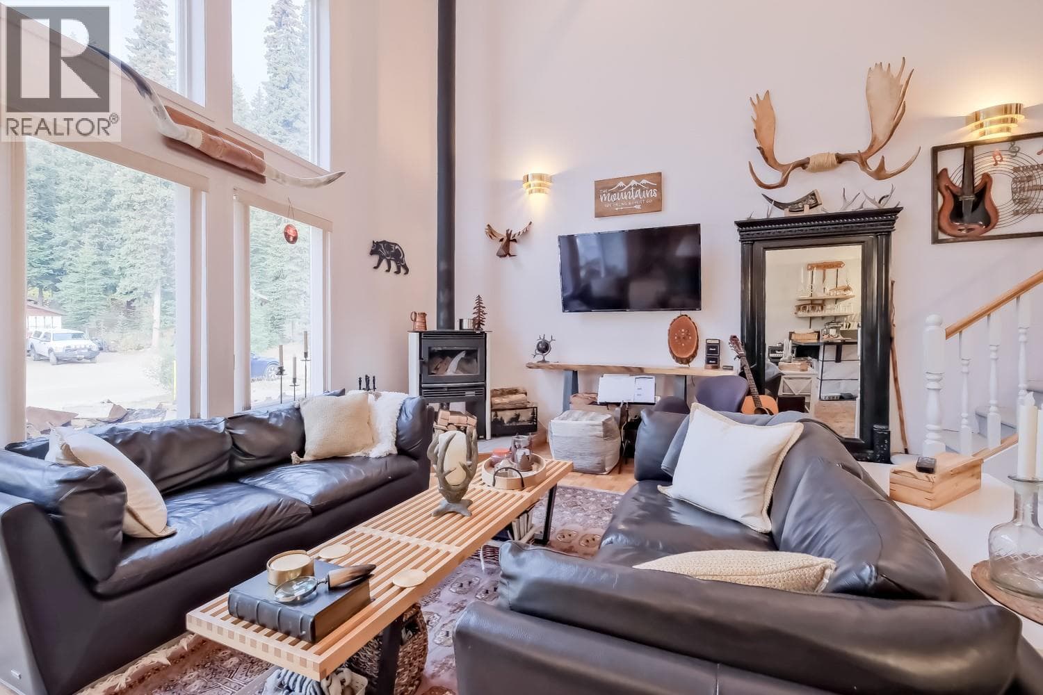 137 Whitetail Road Unit# 1, Interior REALTORS® — photo 3