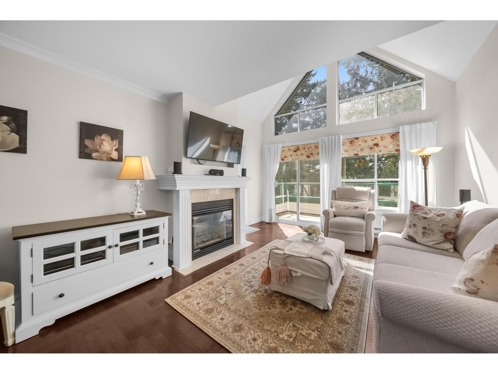 408 33280 E BOURQUIN CRESCENT in City Centre