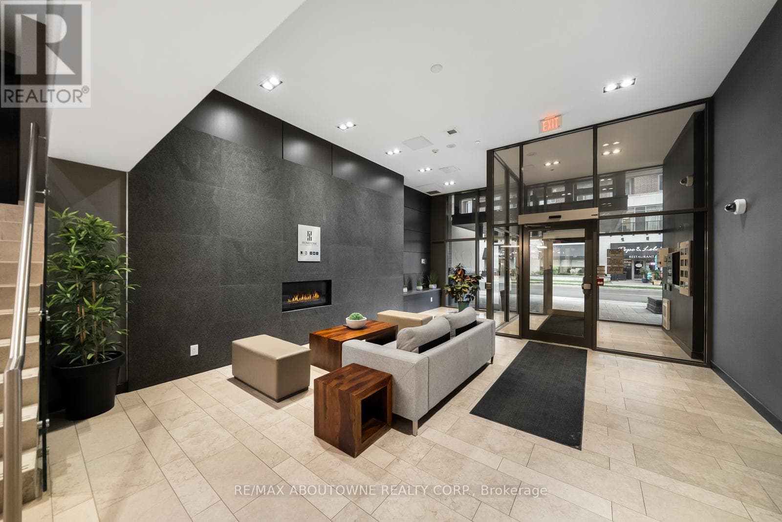1940 IRONSTONE Drive Unit# 808, Toronto — photo 3