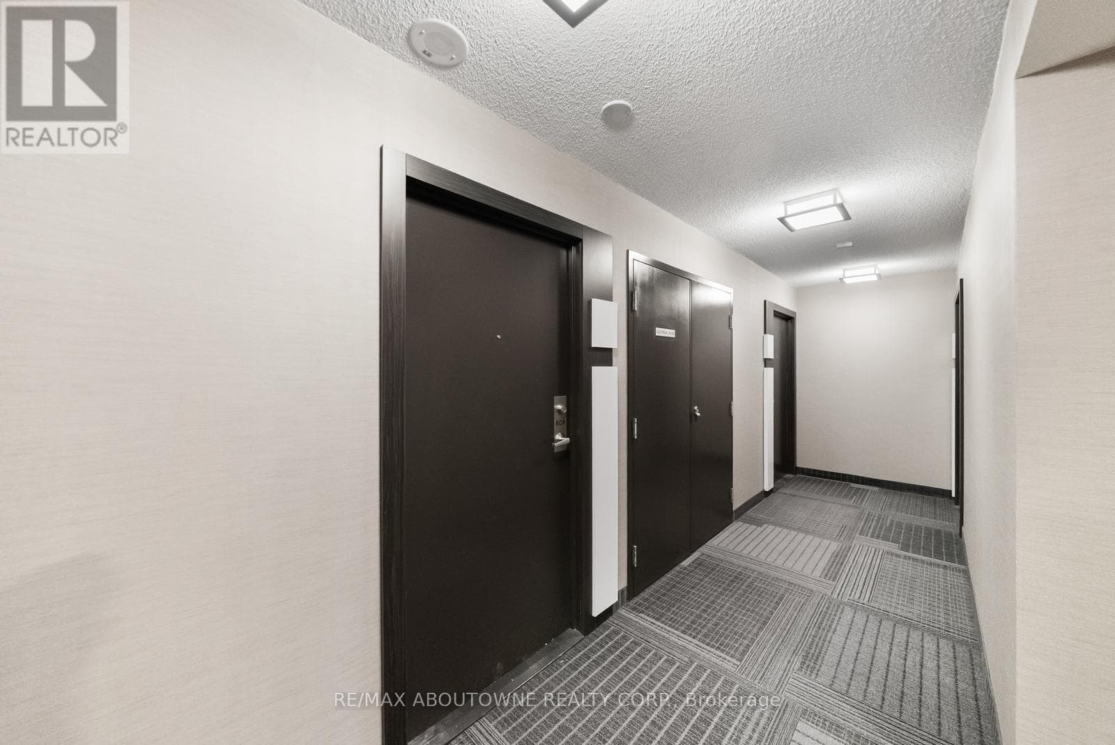 1940 IRONSTONE Drive Unit# 808, Toronto — photo 4