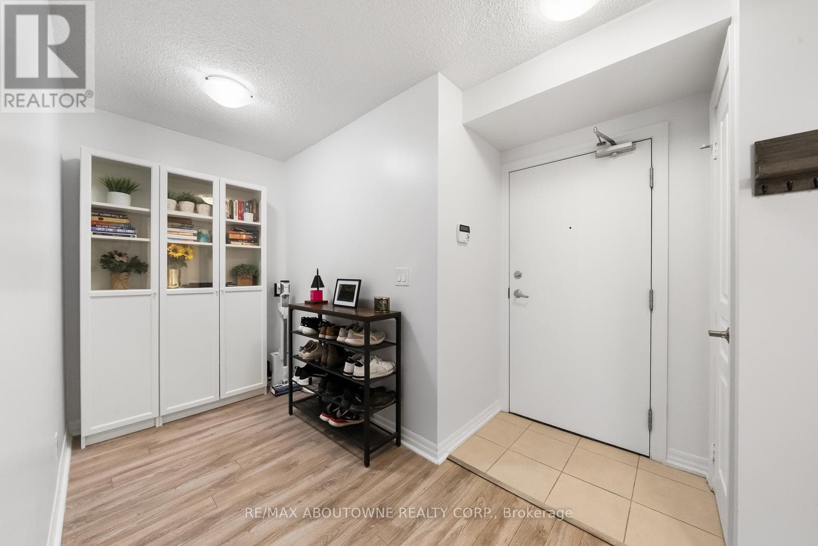 1940 IRONSTONE Drive Unit# 808, Toronto — photo 5