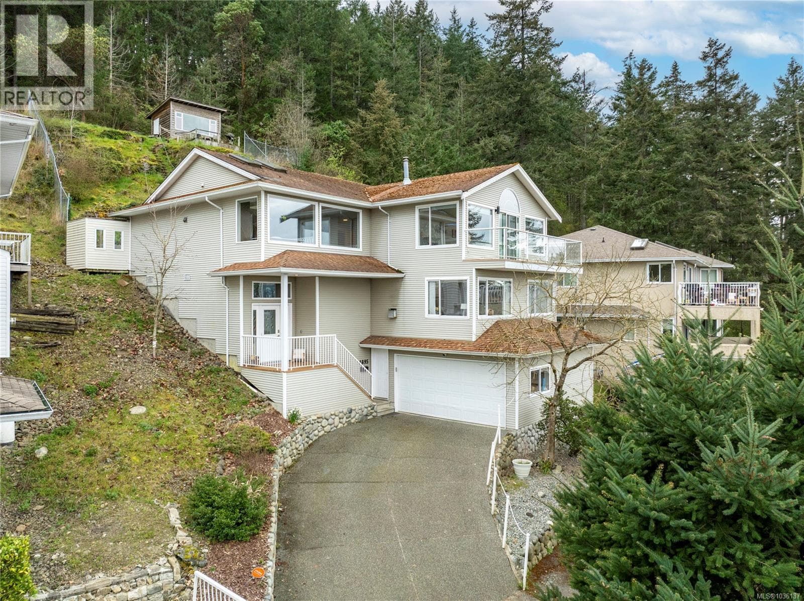 4895 LAGUNA WAY in 