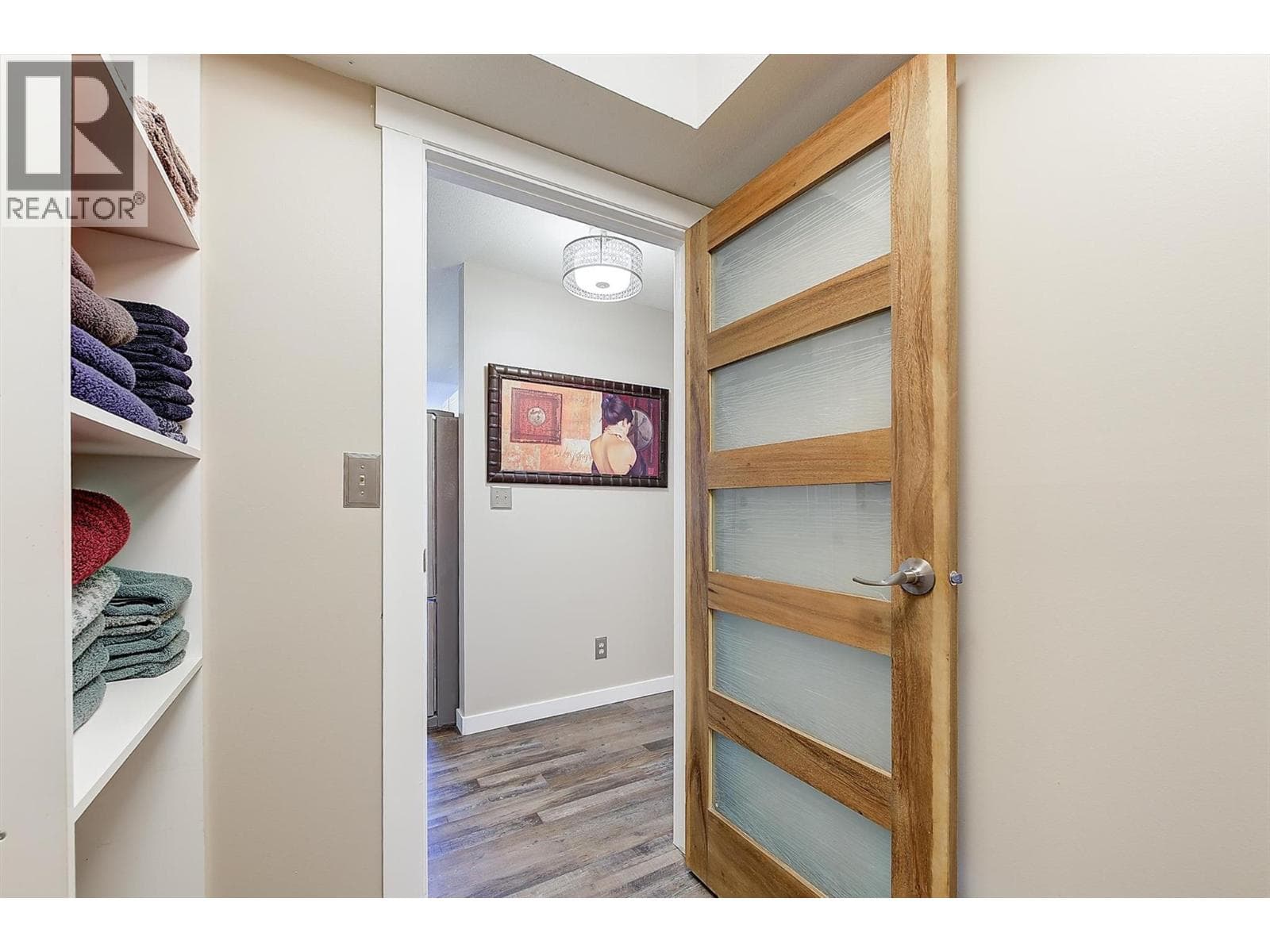 3842 Gordon Drive Unit# 216, Interior REALTORS® — photo 3