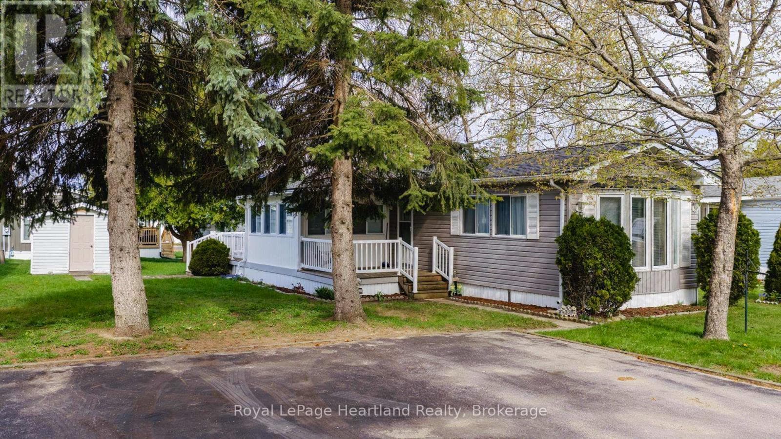 55 CHEROKEE LANE in 
