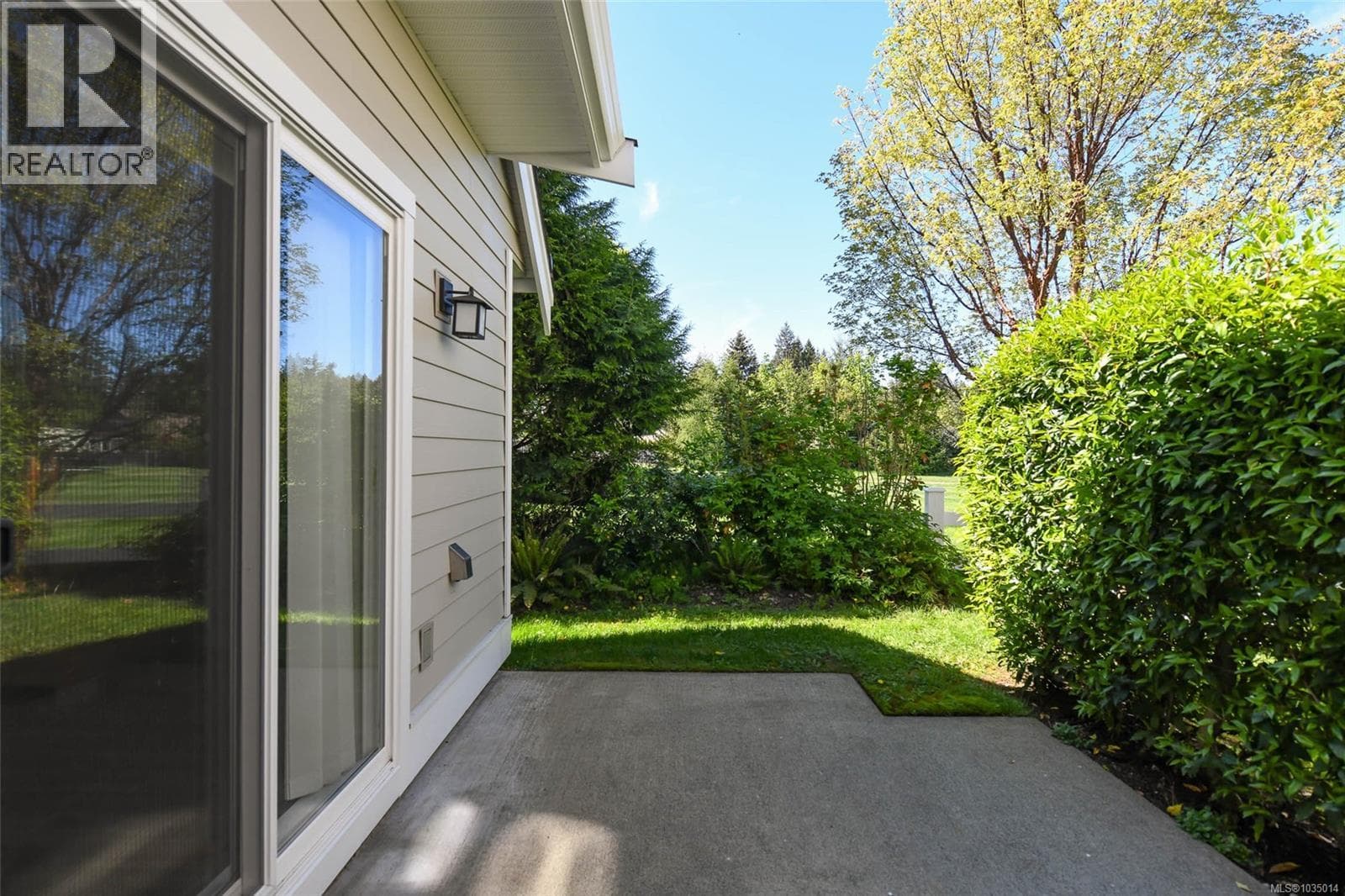 1 700 Lancaster Way, Vancouver Island — photo 4