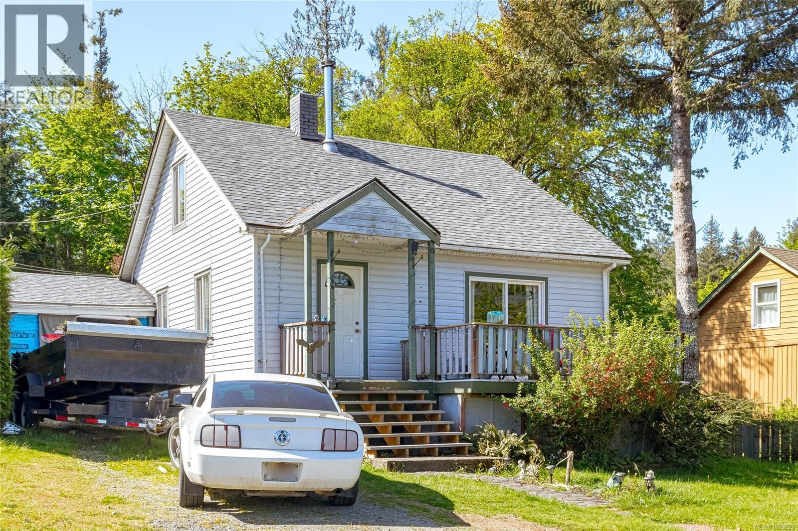 44 Arbutus St W, Vancouver Island — photo 5