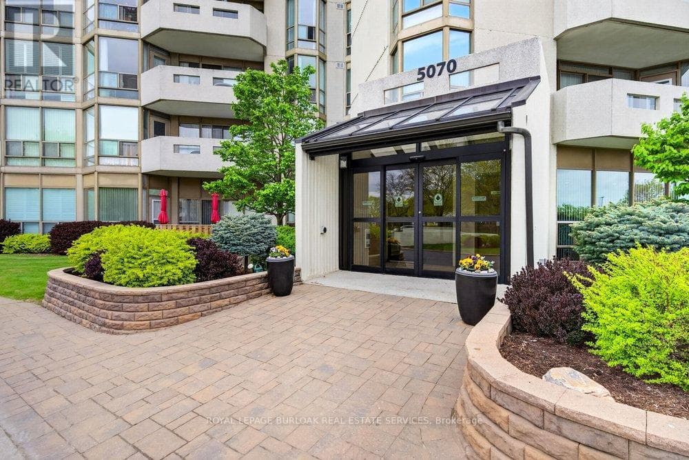 5070 PINEDALE Avenue Unit# 808, Toronto — photo 2