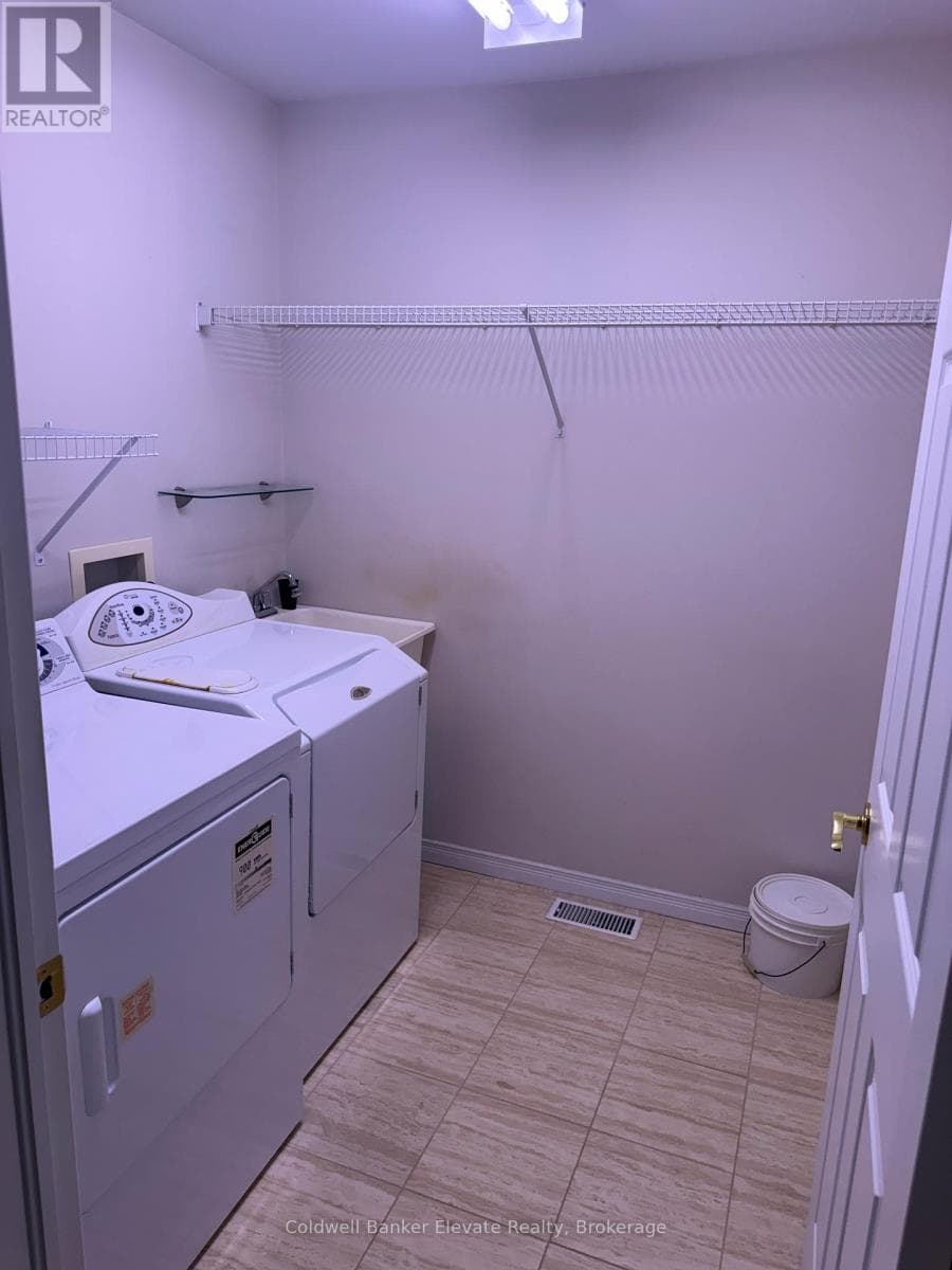 9 - 2705 KINGSWAY DRIVE, Toronto — photo 5