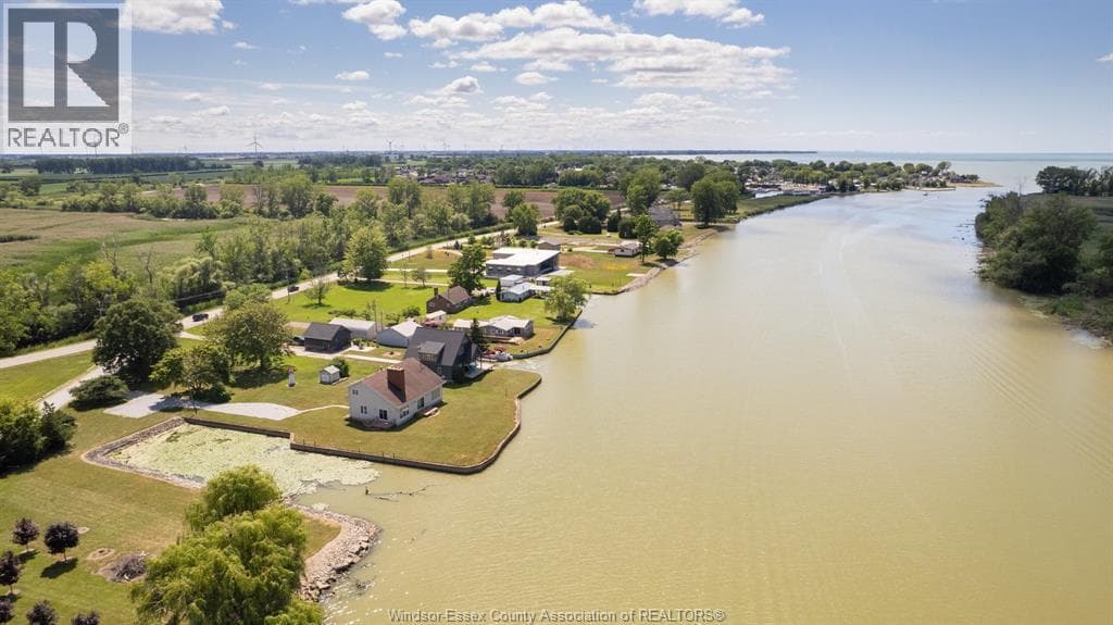 21240 DOCKSIDE, Windsor — photo 2