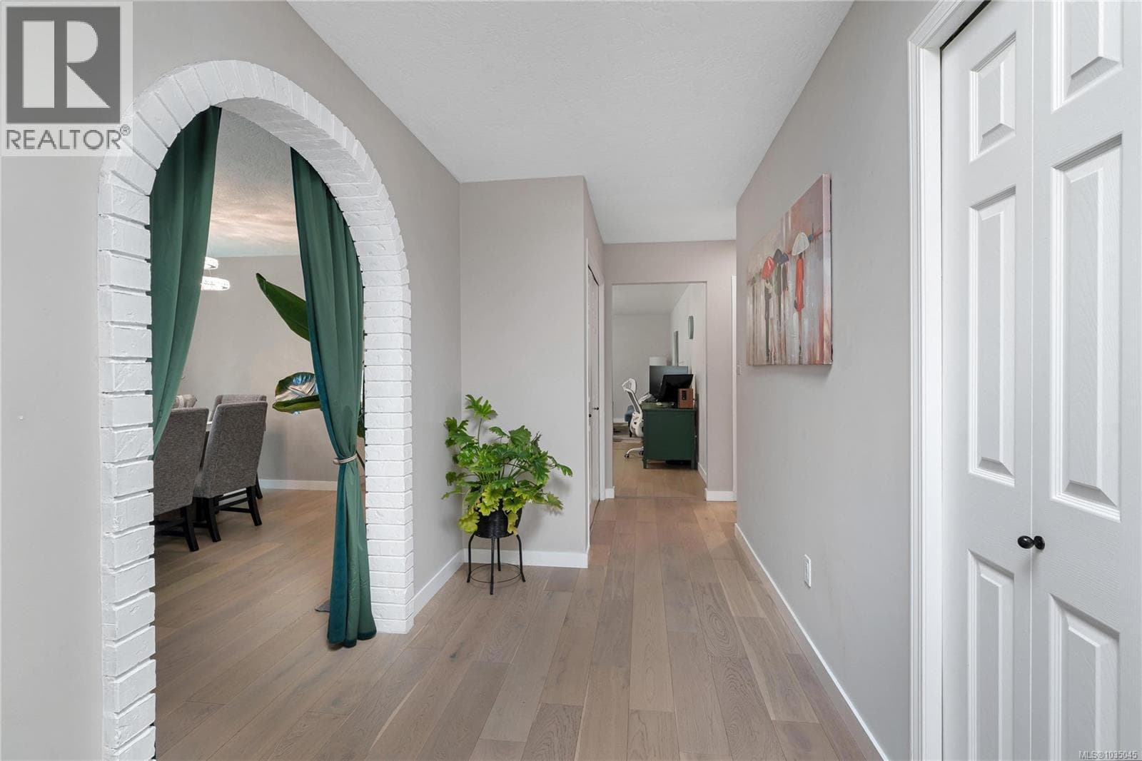 748 Macan Pl, Victoria — photo 3