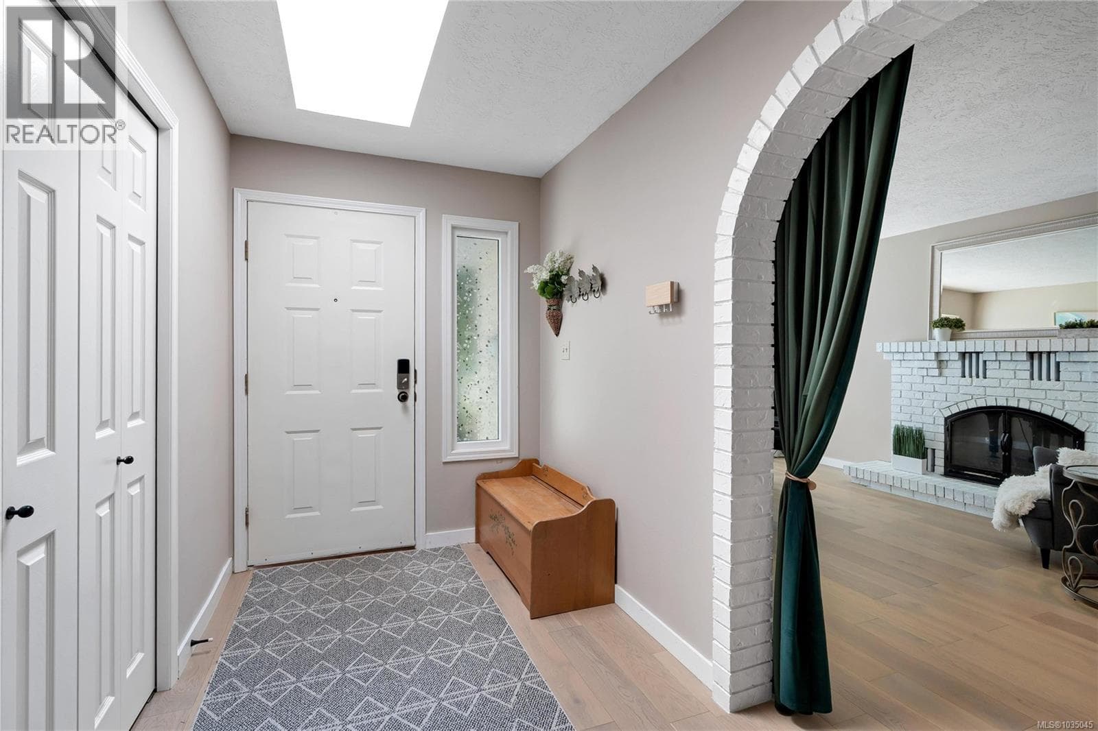748 Macan Pl, Victoria — photo 4