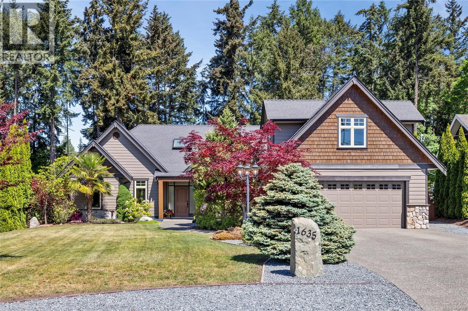 1635 Stone Lake Dr in 