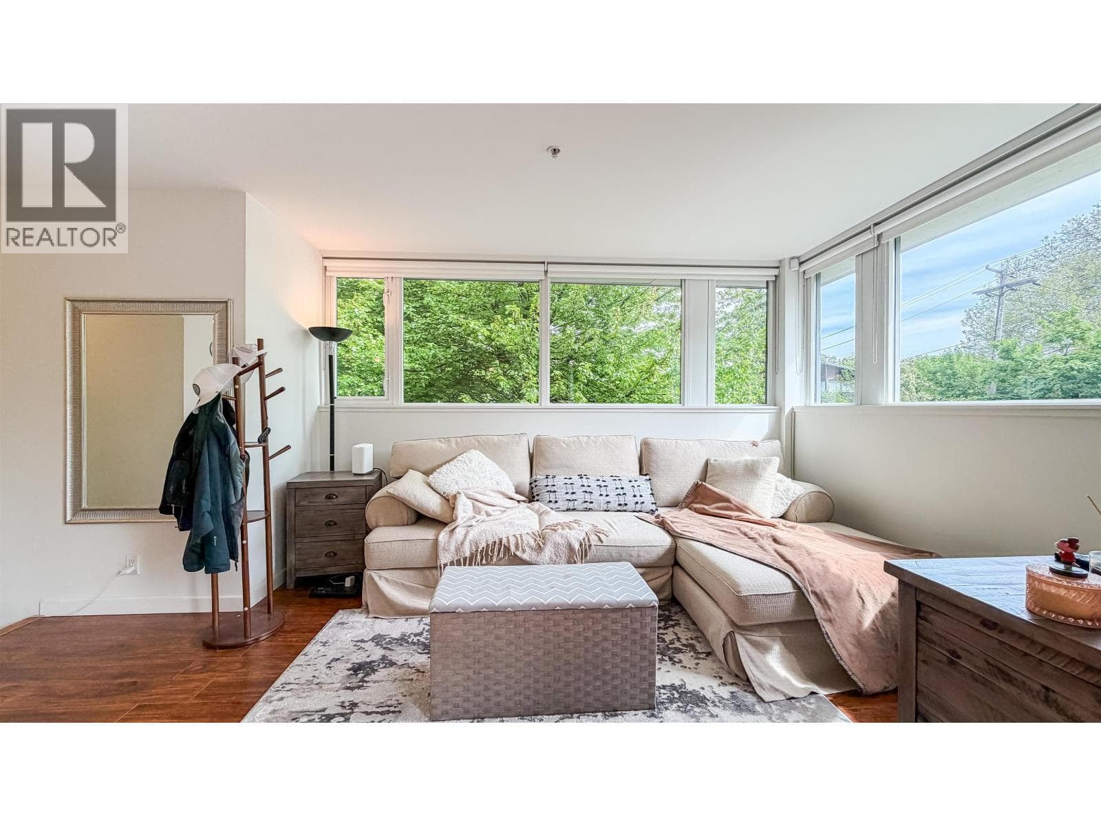 390 E 11TH AVENUE, Greater Vancouver — photo 5