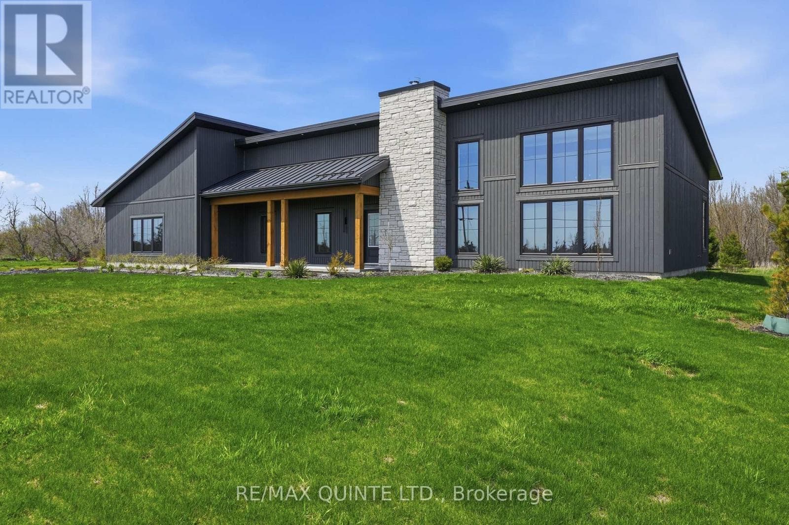 225 MITCHELLS CROSSROAD, Central Lakes — photo 2