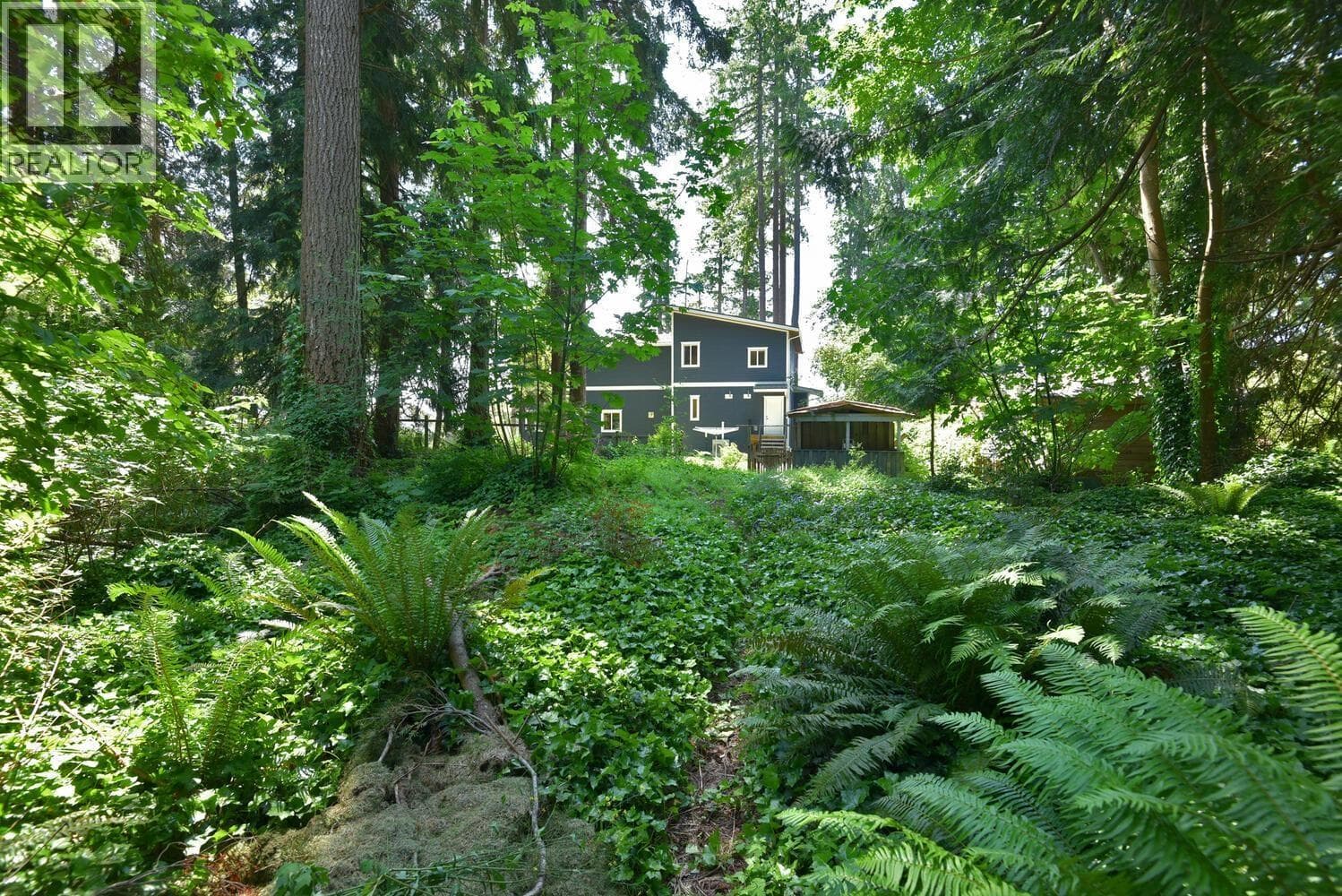 1590 OCEAN BEACH ESPLANADE, Greater Vancouver — photo 2