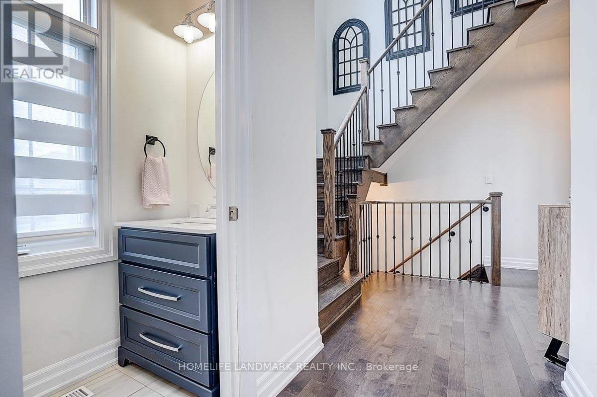 56 BOTELHO CIRCLE, Toronto — photo 5