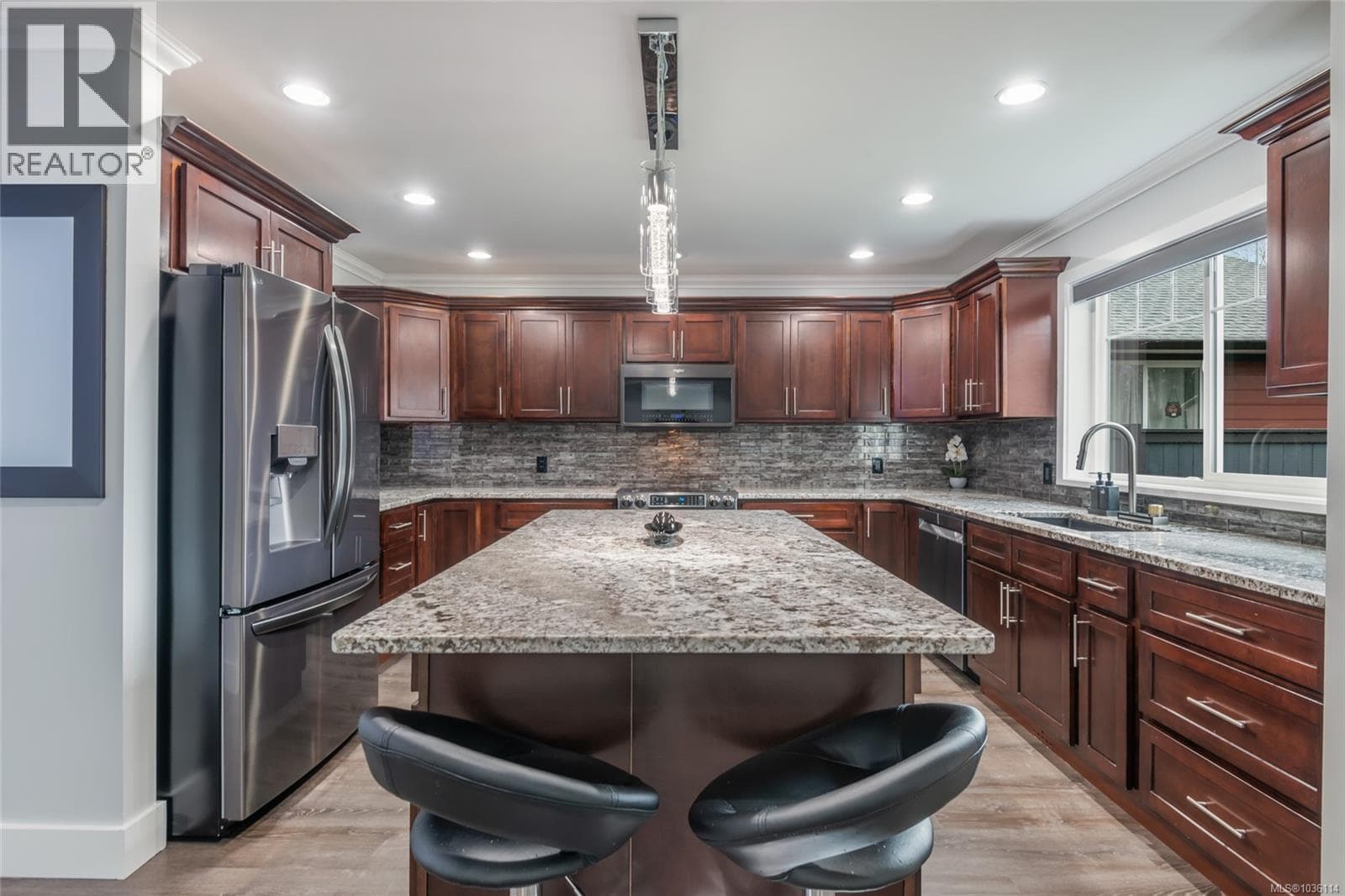 5576 Swallow Dr, Vancouver Island — photo 5