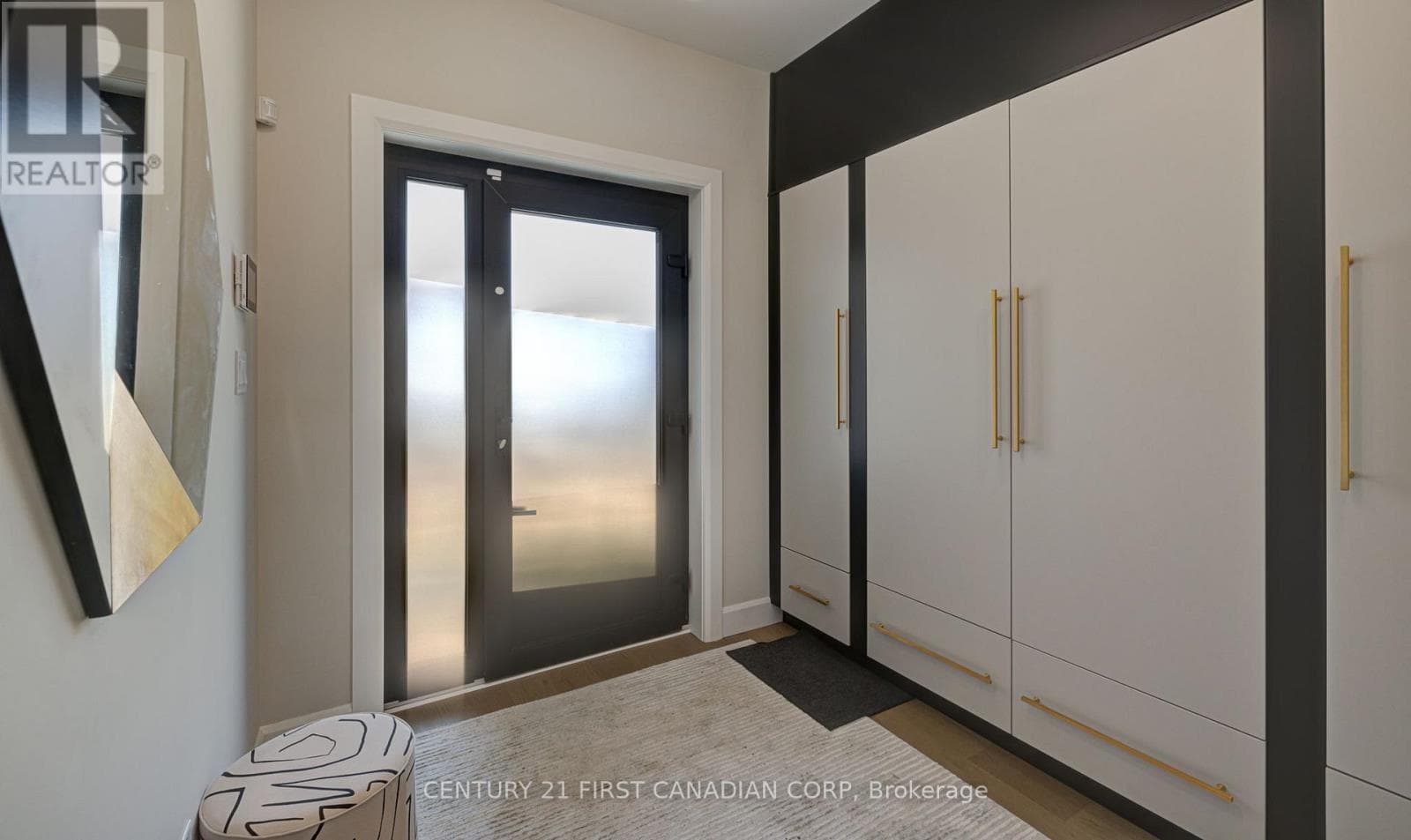 133 BASIL CRESCENT, London and St. Thomas — photo 4