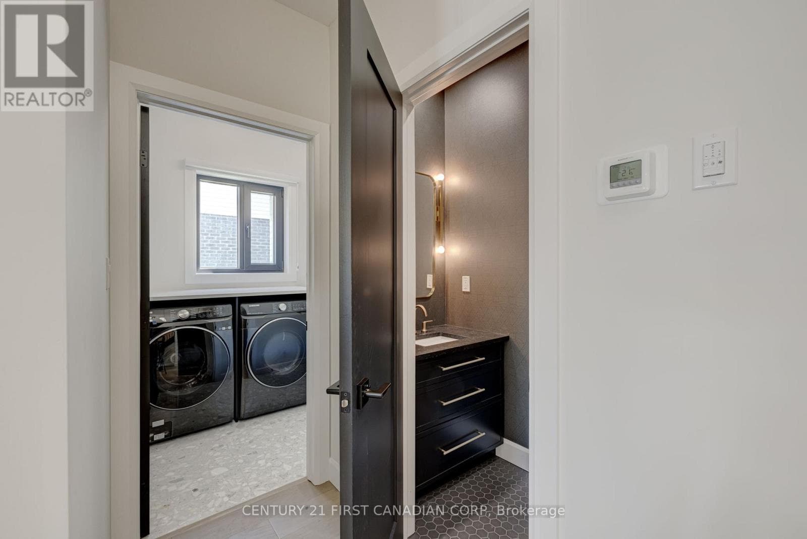 133 BASIL CRESCENT, London and St. Thomas — photo 5