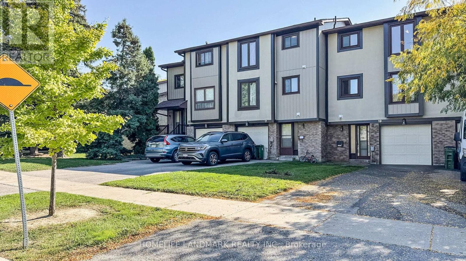 19 FUNDY BAIE BOULEVARD in Steeles