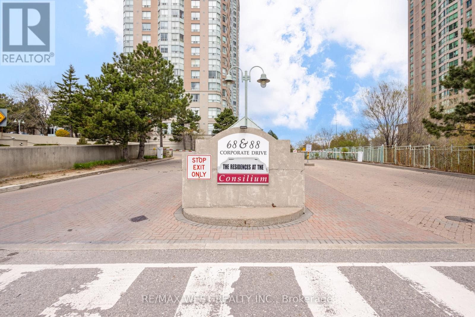 707 - 88 CORPORATE DRIVE, Toronto — photo 2