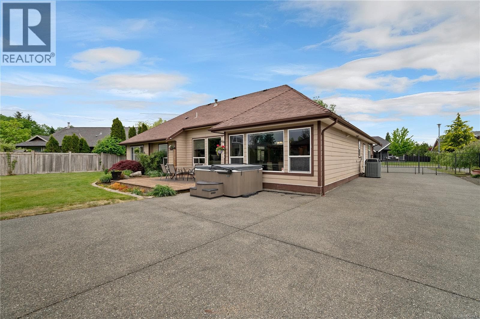 2185 Forest Grove Dr, Vancouver Island — photo 5