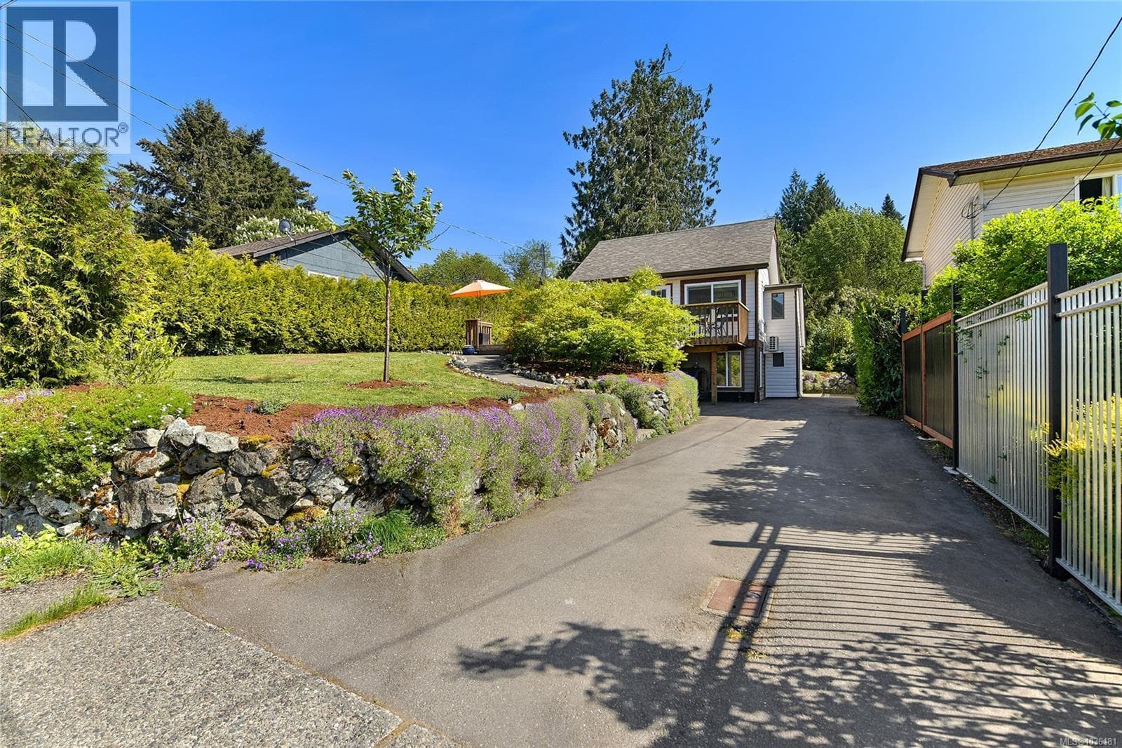 76 Nelson Rd in 