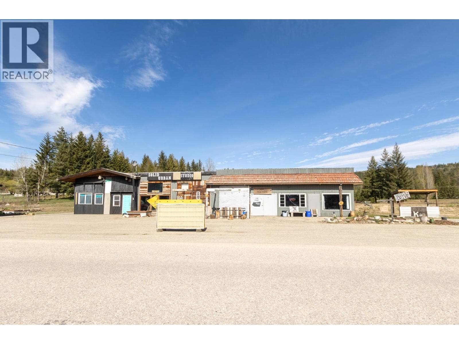 5755 Mellor Frontage Road, Interior REALTORS® — photo 4