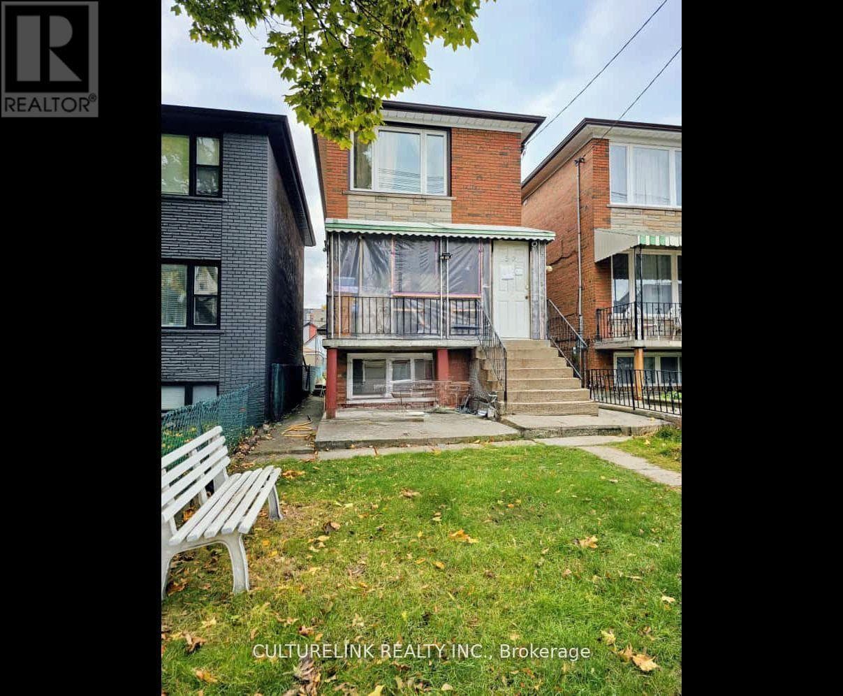 52 PALMERSTON AVENUE in Trinity-Bellwoods