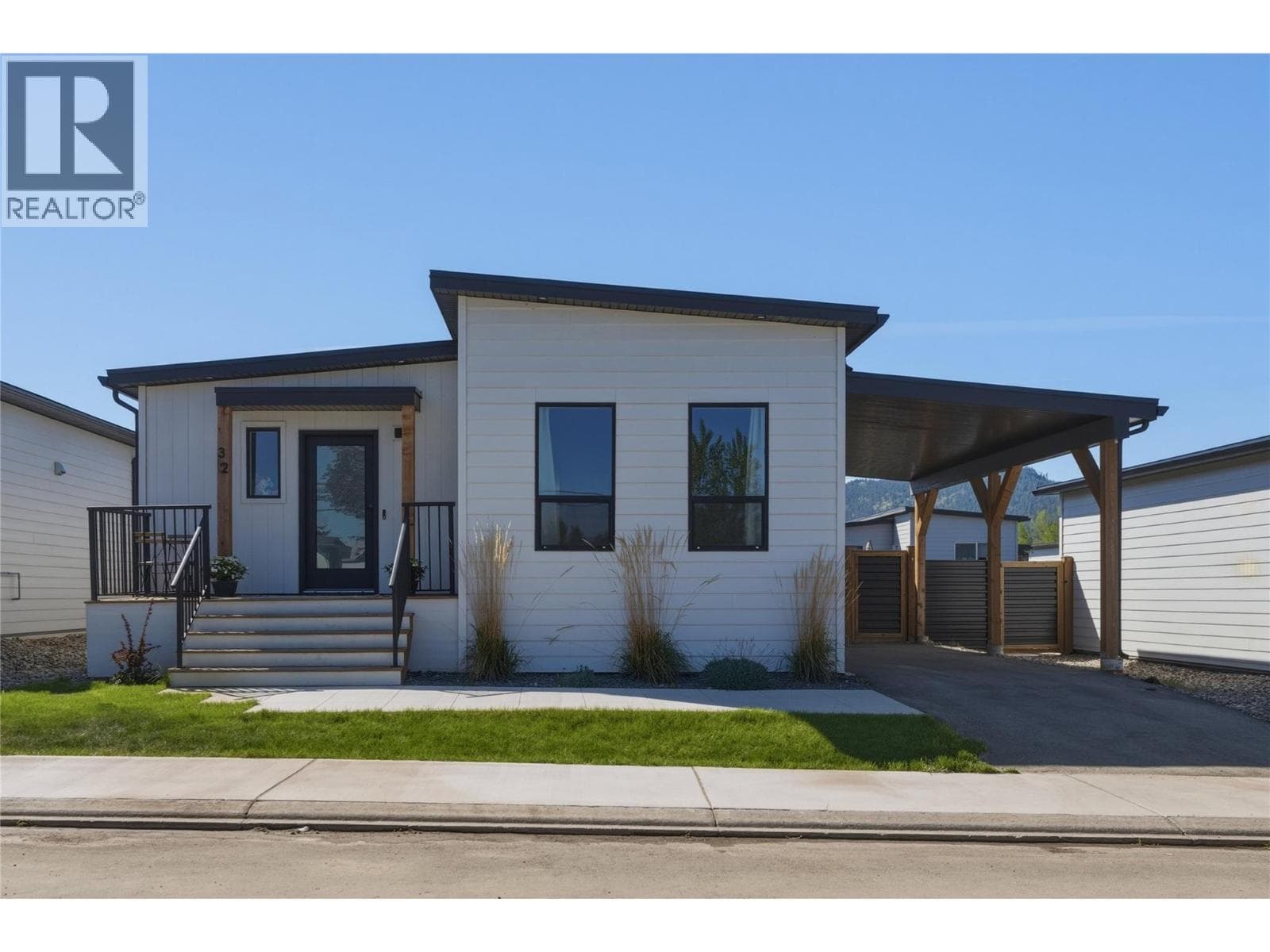 8900 Jim Bailey Road Unit# 32 in Highway 97