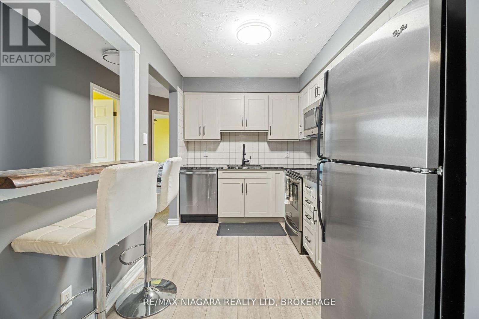 78 WELLAND Street Unit# 302, Niagara — photo 3