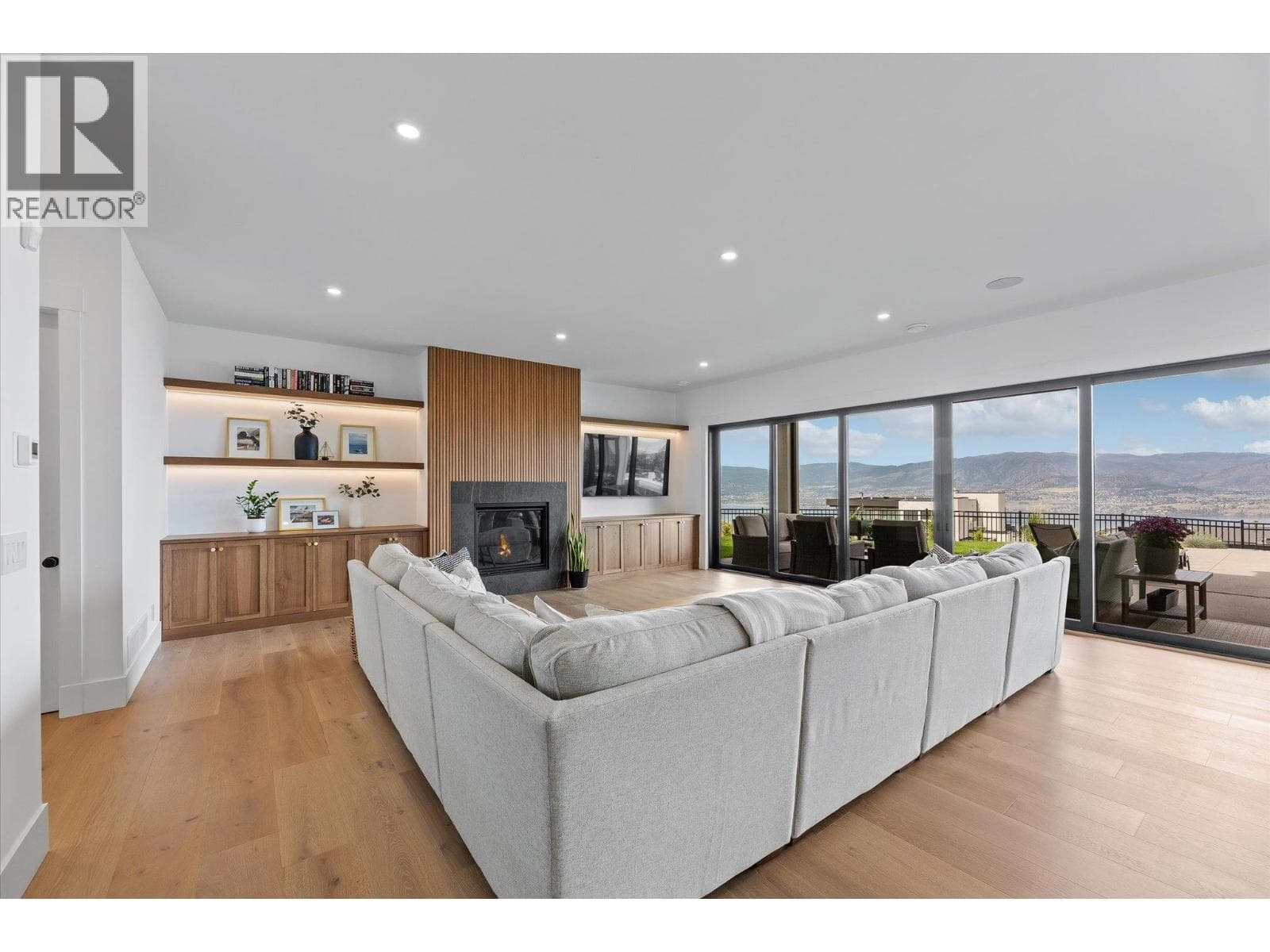 5631 Upper Mission Court, Interior REALTORS® — photo 5