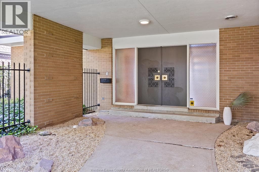 3760 VICTORIA BOULEVARD, Windsor — photo 4