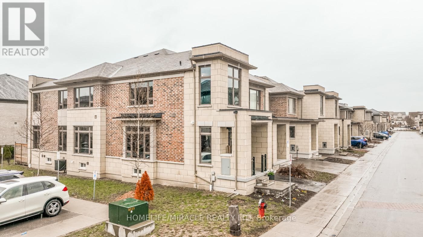 136 - 58 DONALD FLEMING WAY, Toronto — photo 2
