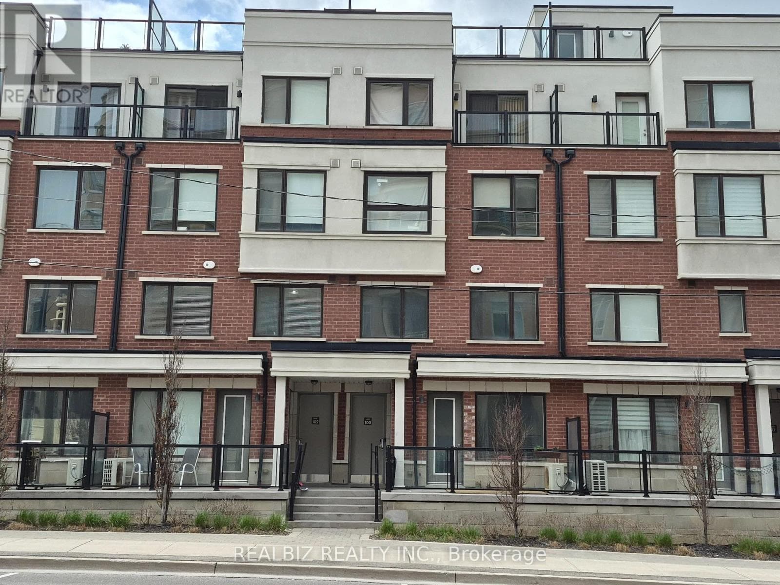 99 - 500 ALEX GARDNER CIRCLE in Aurora Centre West