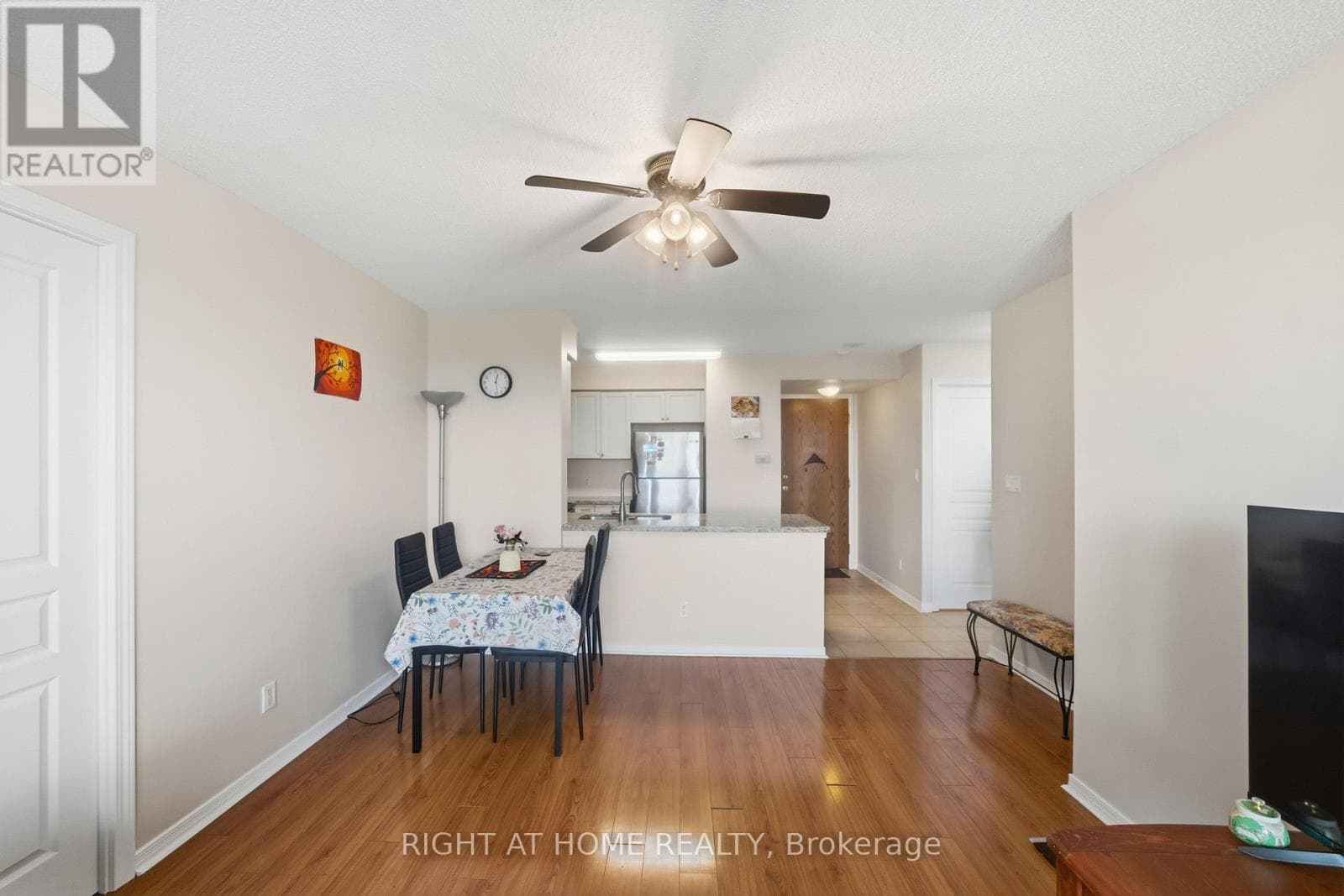 607 - 4879 KIMBERMOUNT AVENUE, Toronto — photo 5