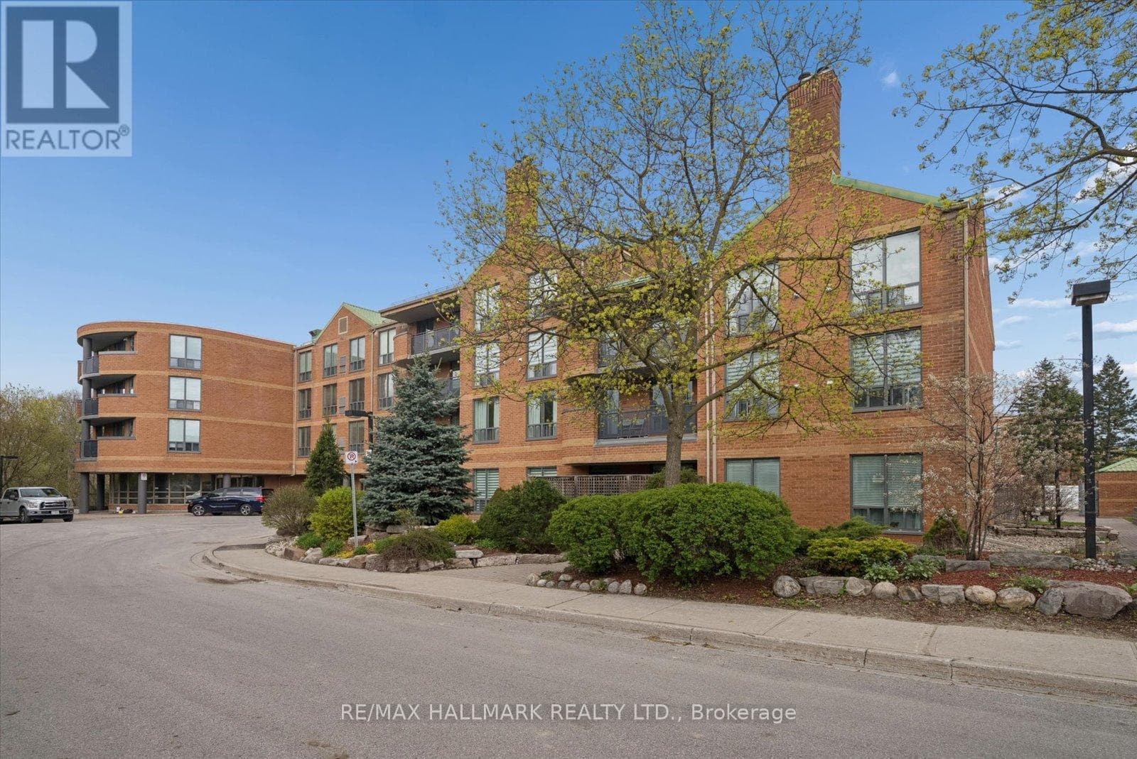302 - 30 WILSON STREET in Markham Village