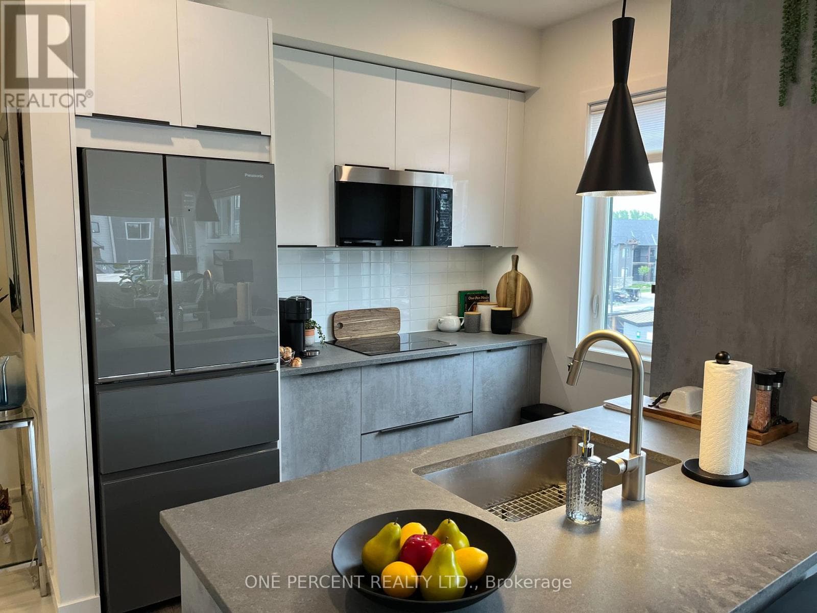 302 - 12 BECKWITH LANE, Toronto — photo 5