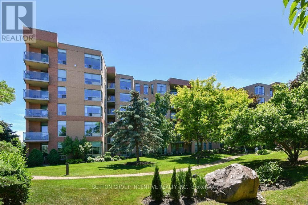 502 - 4 BRIAR HILL HEIGHTS in 