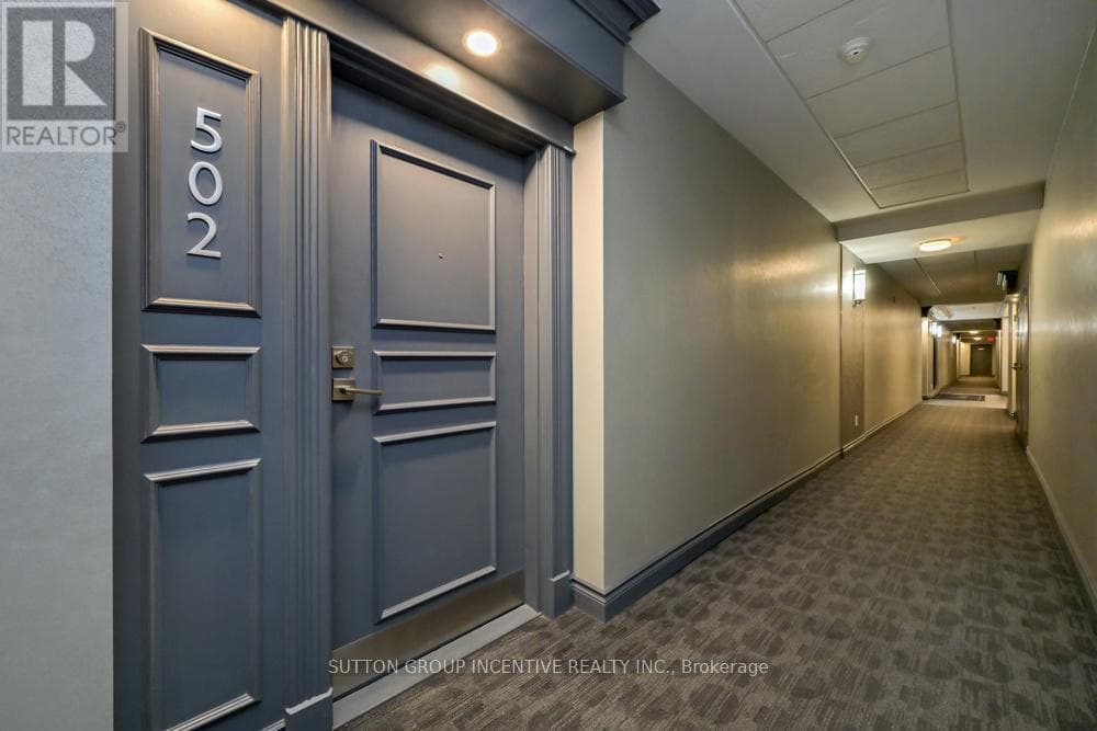 502 - 4 BRIAR HILL HEIGHTS, Toronto — photo 4