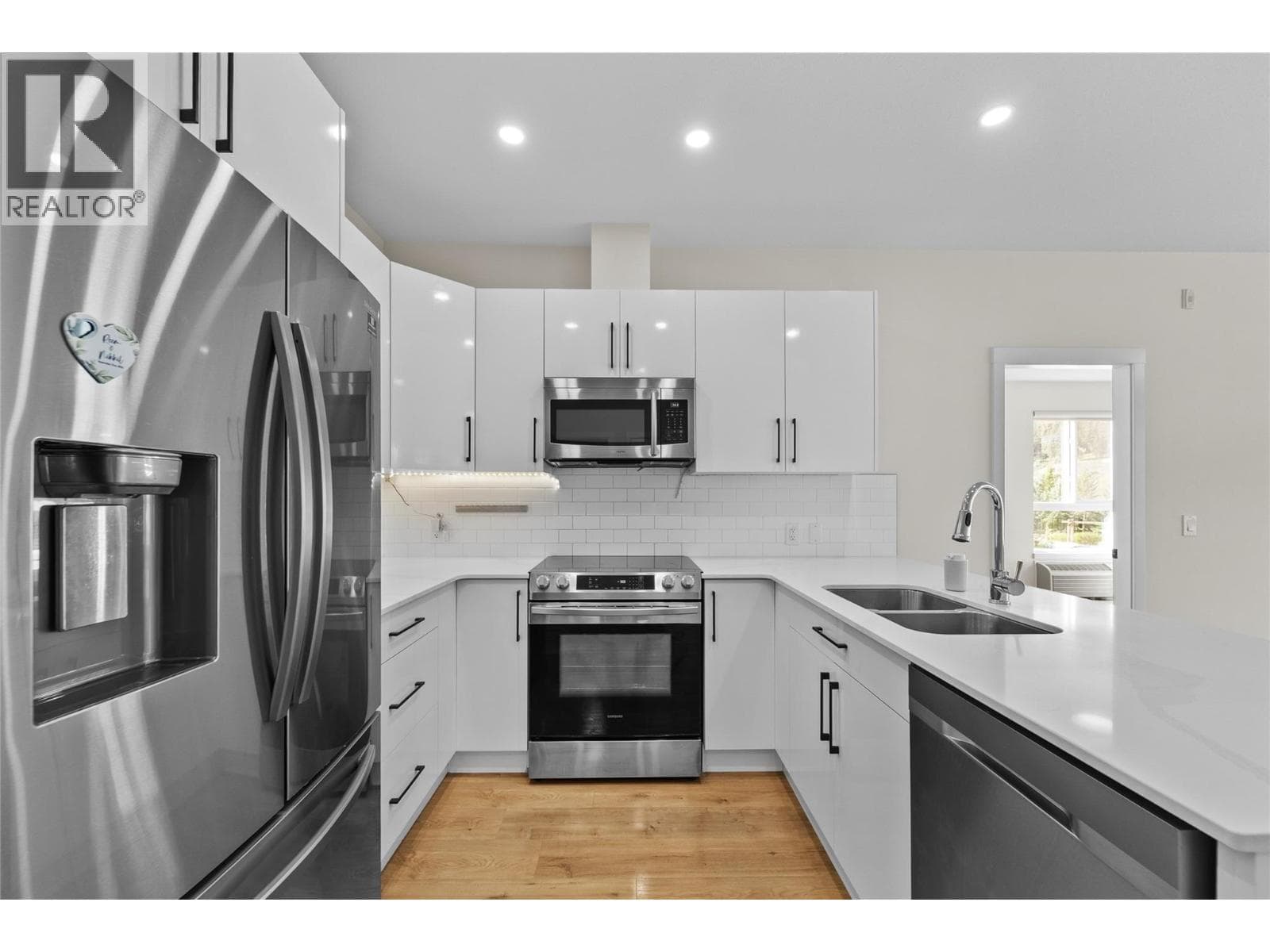 1880 Hugh Allan Drive Unit# 309, Interior REALTORS® — photo 2