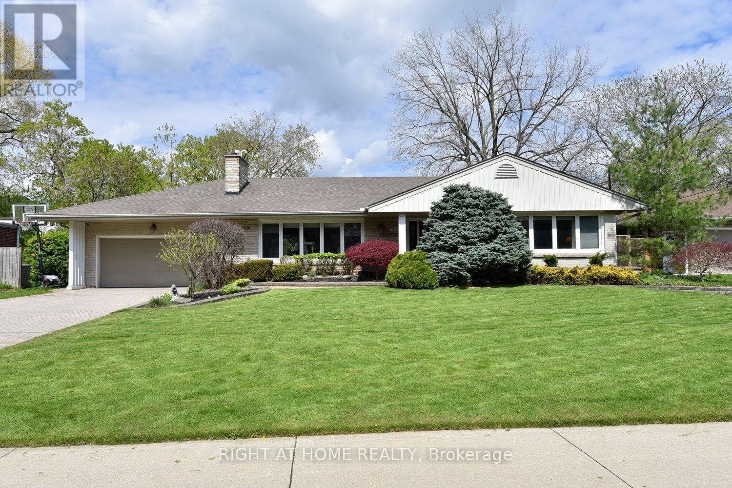 724 COURTLAND PLAZA in 