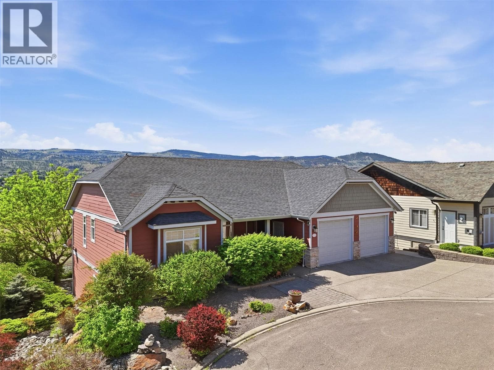 536 TRILLIUM Drive, Interior REALTORS® — photo 2