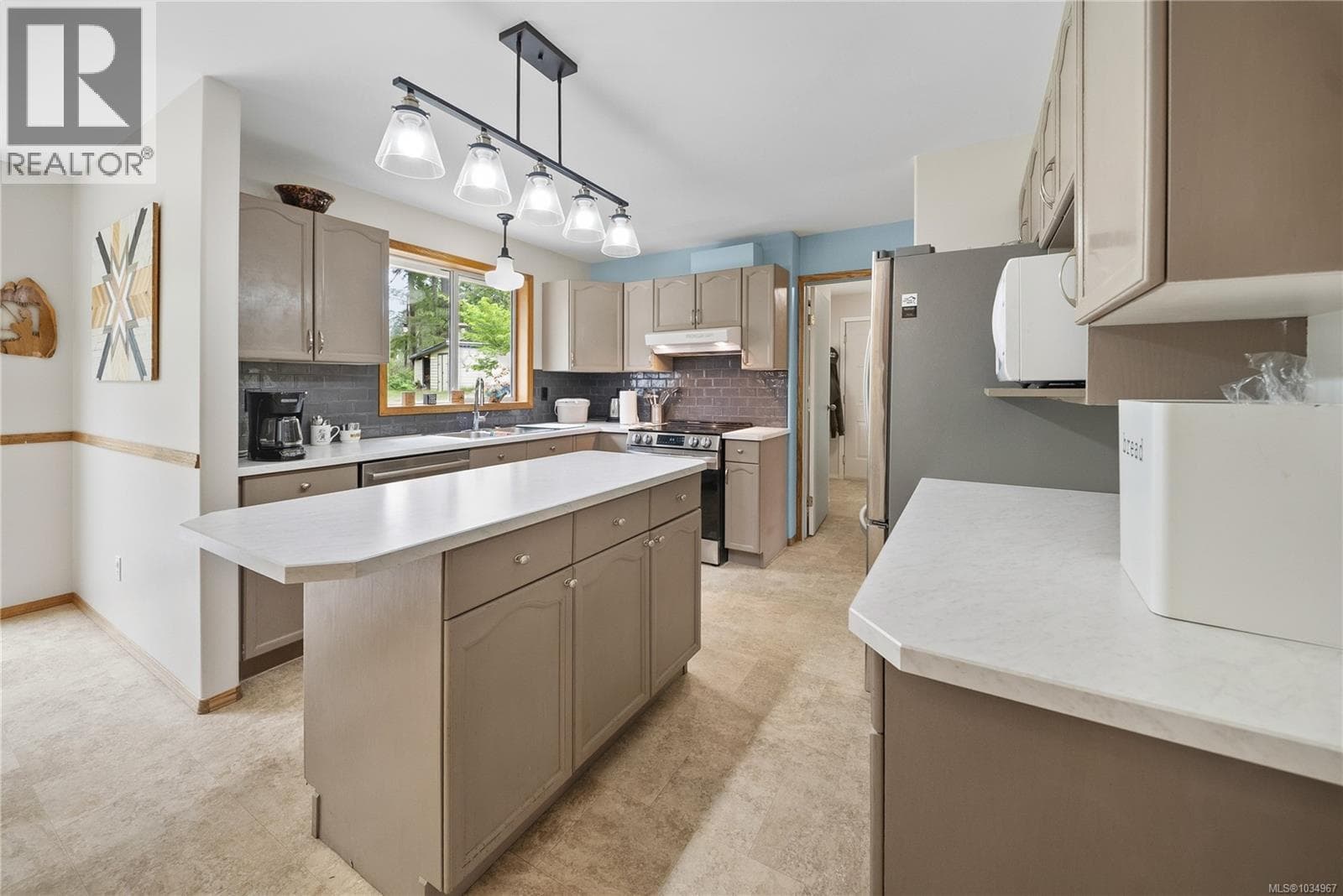 2721 Tiesu Rd, Vancouver Island — photo 3